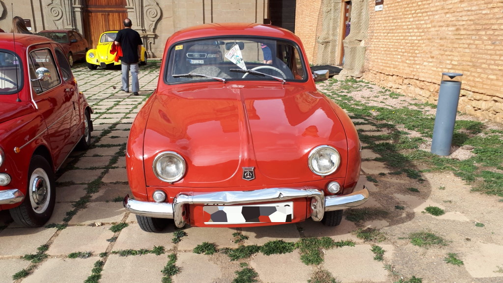 Visita cultural del Jacetania’s Classic Cars a San Juan de la Peña