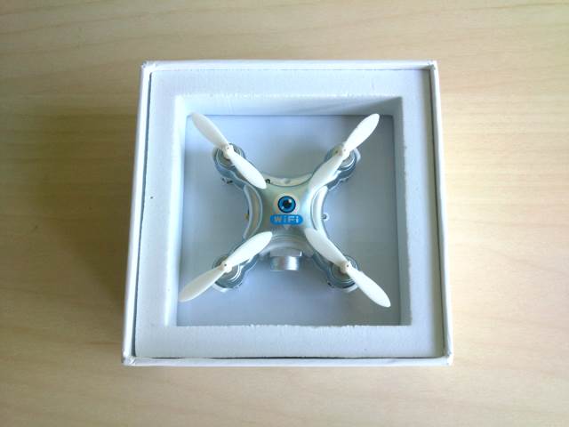 Caja abierta del dron Cheerson CX-10W