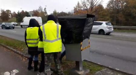 Francia: Los chalecos amarillos dejan 600 radares fuera de servicio