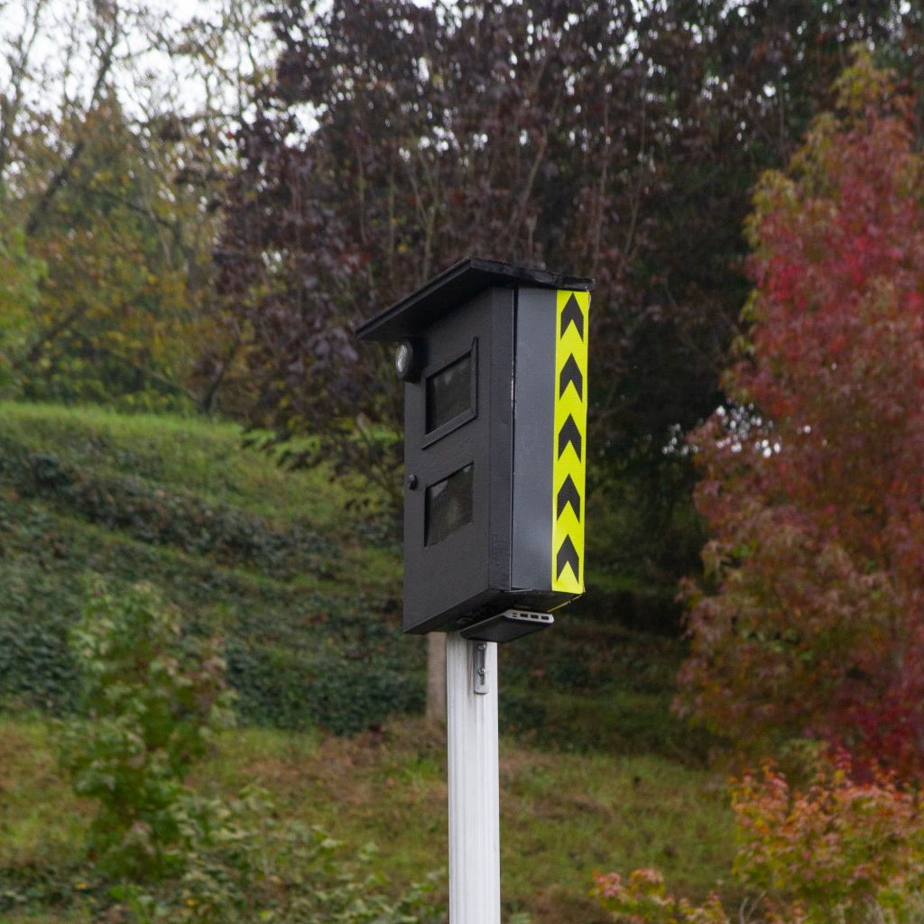 Radar falso instalado por unos vecinos de Atotxa Erreka en Donostia