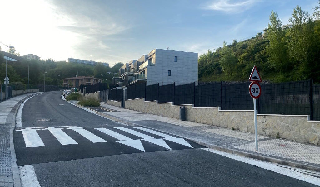 Radar falso de Atotxa Erreka (Donostia): Construido un resalto elevado
