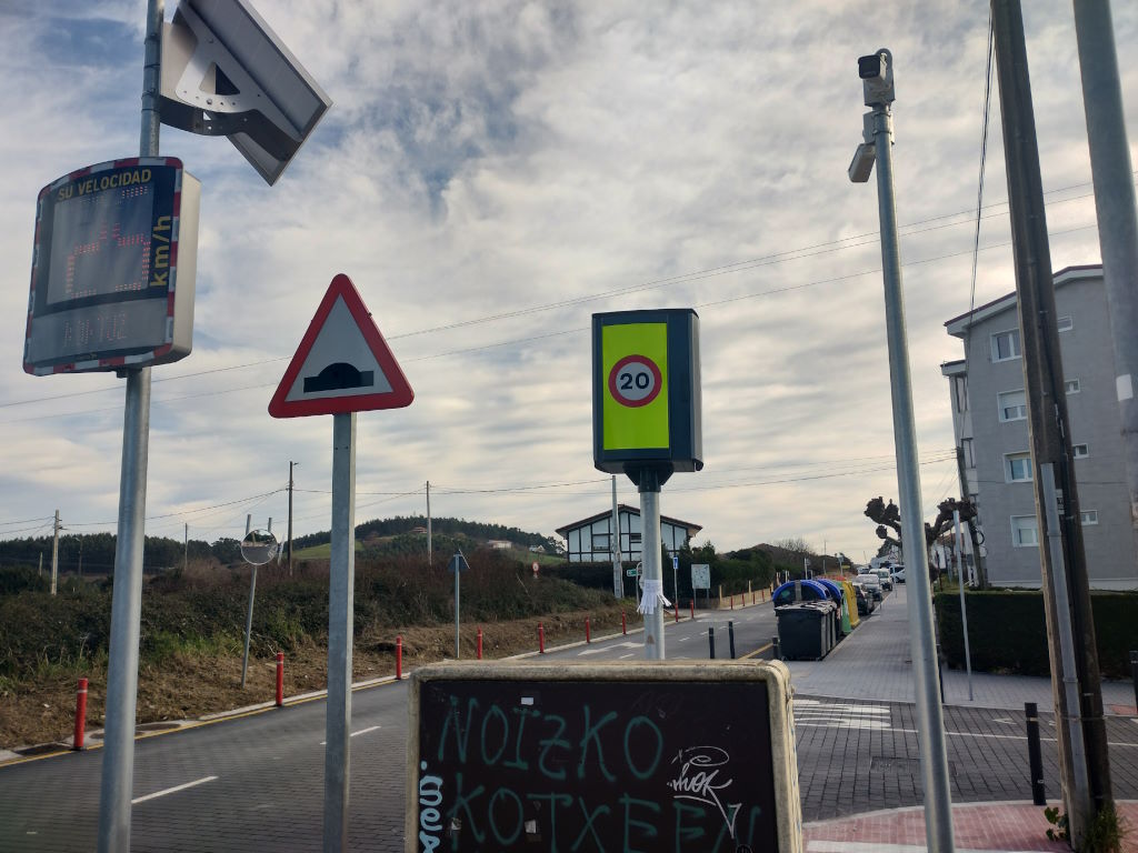 Barrika (Bizkaia): Nueva cabina de radar fijo a 20 km/h