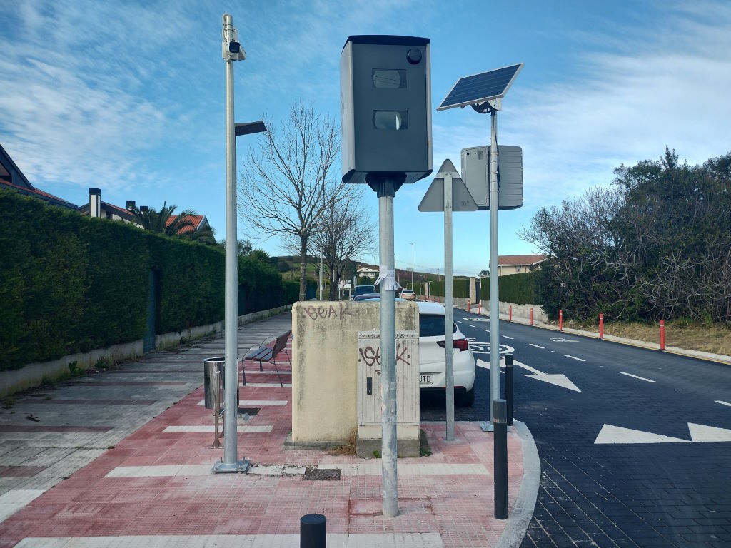 Barrika (Bizkaia): Nueva cabina de radar fijo a 20 km/h